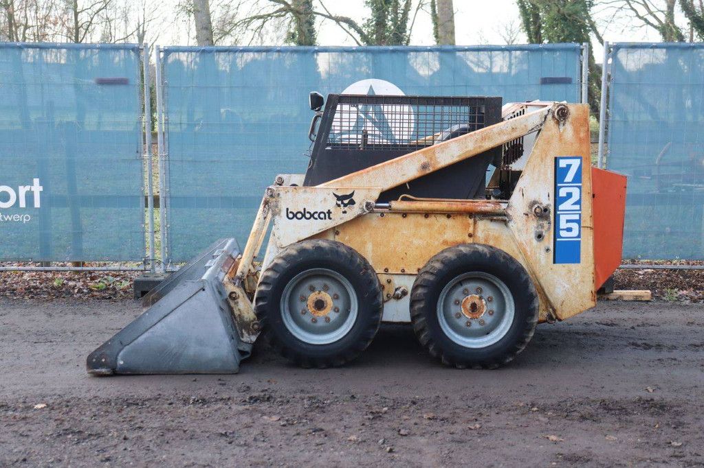 Skid steer loader Clark Bobcat 725 Diesel