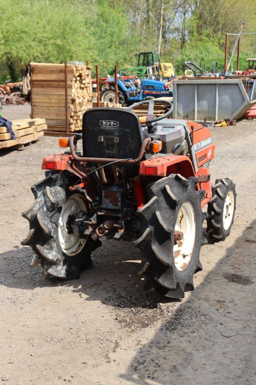 Minitraktor Yanmar Ke-3D Diesel 13 PS