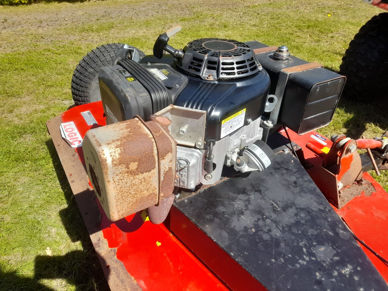 Logic TRM150 Weidebloter maaidek getrokken maaier