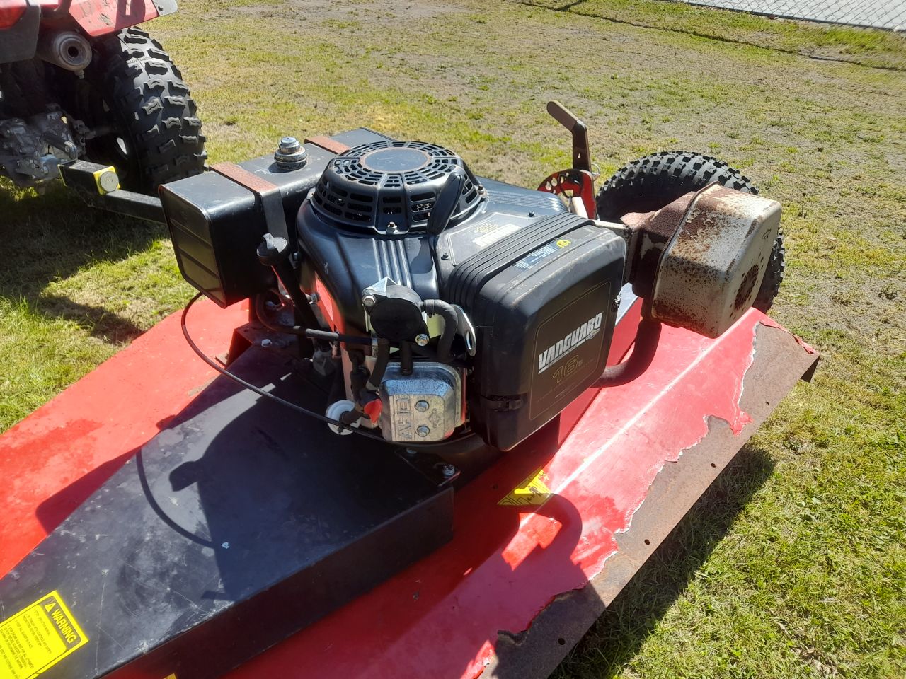 Logic TRM150 Weidebloter maaidek getrokken maaier