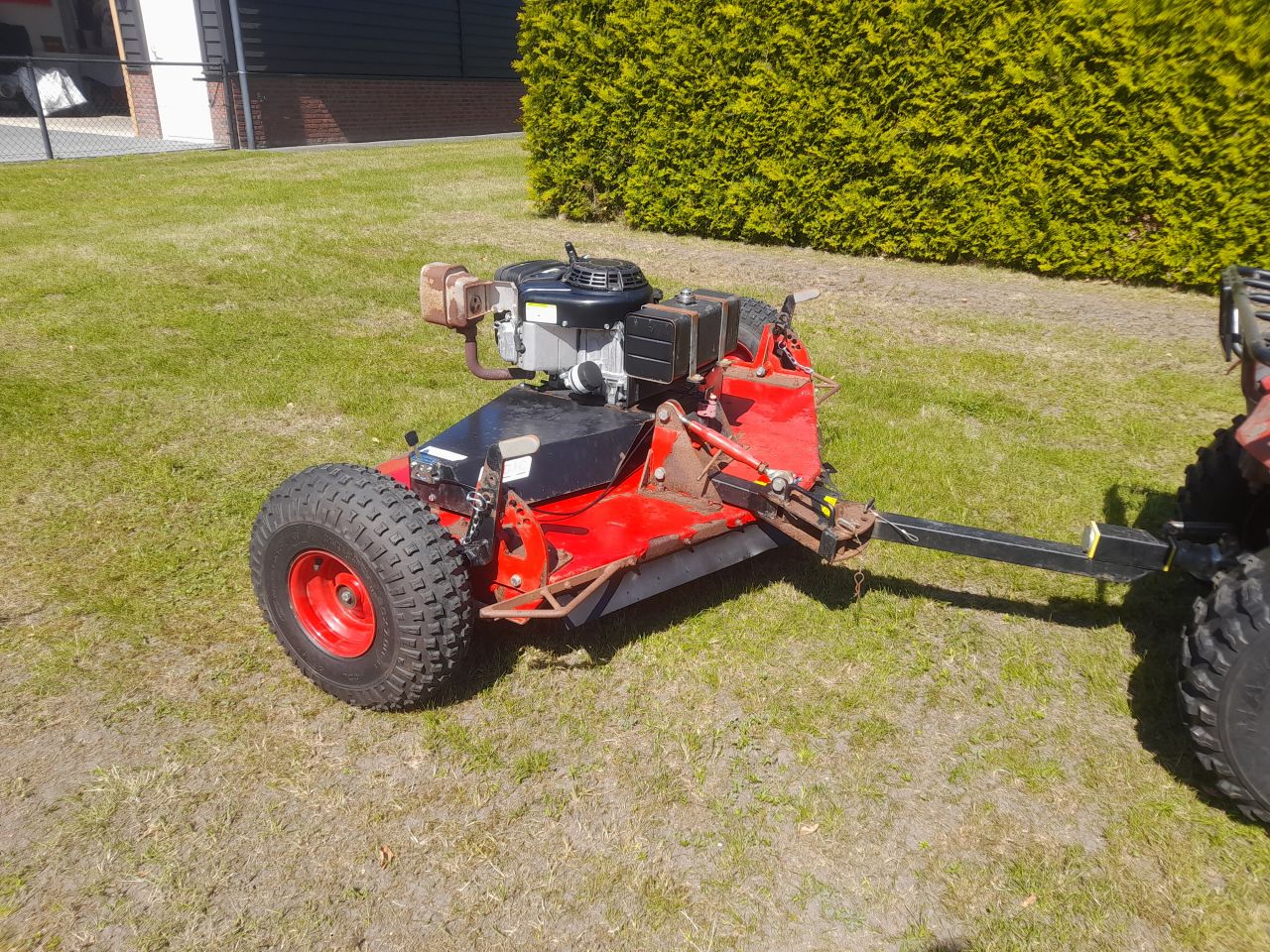 Logic TRM150 Weidebloter maaidek getrokken maaier