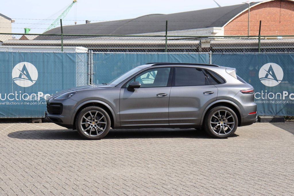 SUV Porsche Cayenne Petrol 250kW 2020