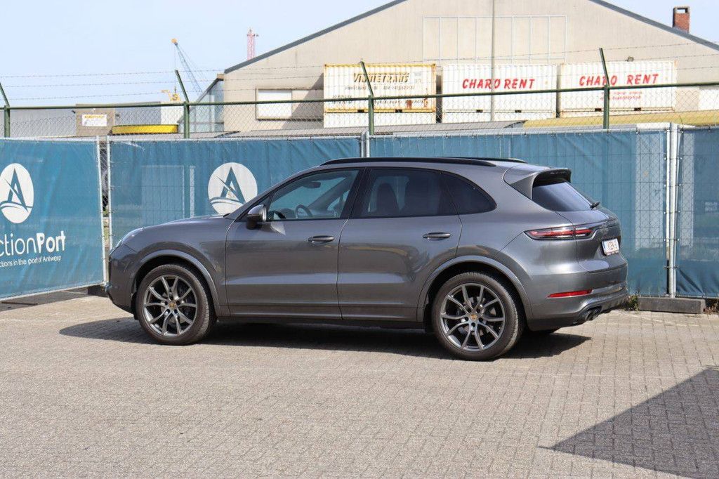 SUV Porsche Cayenne Petrol 250kW 2020