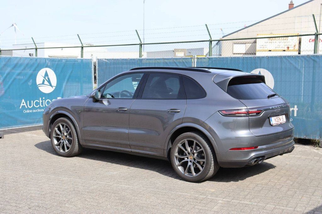 SUV Porsche Cayenne Petrol 250kW 2020