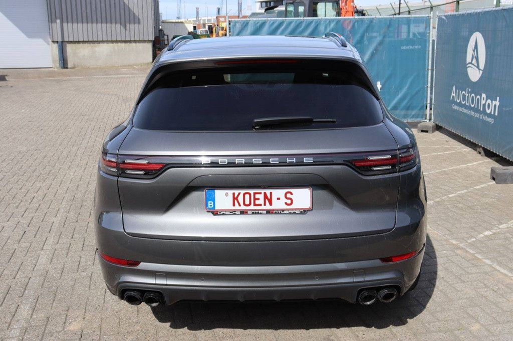 SUV Porsche Cayenne Petrol 250kW 2020