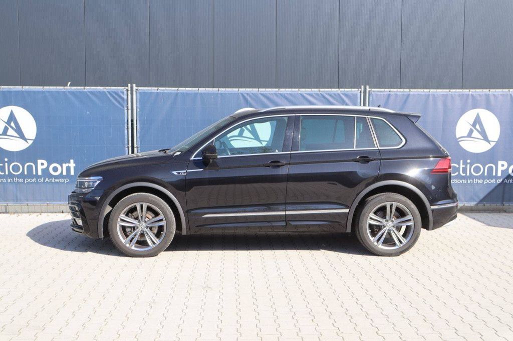 SUV Volkswagen Tiguan 2.0 TSI 4-Motion Petrol 230hp 2018 (Margin)