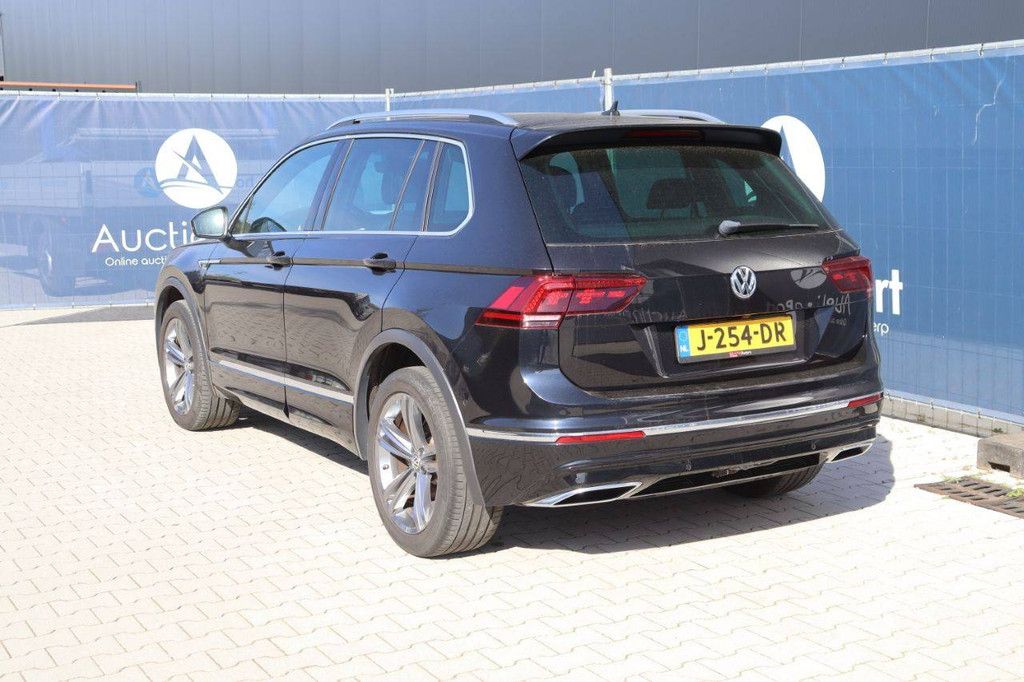SUV Volkswagen Tiguan 2.0 TSI 4-Motion Petrol 230hp 2018 (Margin)