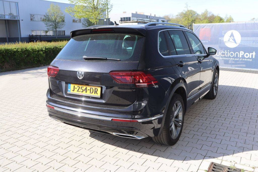 SUV Volkswagen Tiguan 2.0 TSI 4-Motion Petrol 230hp 2018 (Margin)