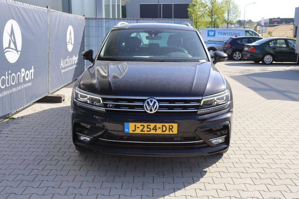 SUV Volkswagen Tiguan 2.0 TSI 4-Motion Petrol 230hp 2018 (Margin)