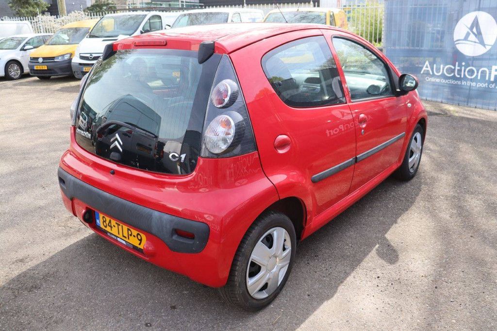Passenger car Citroën C1 Petrol 68hp 2012