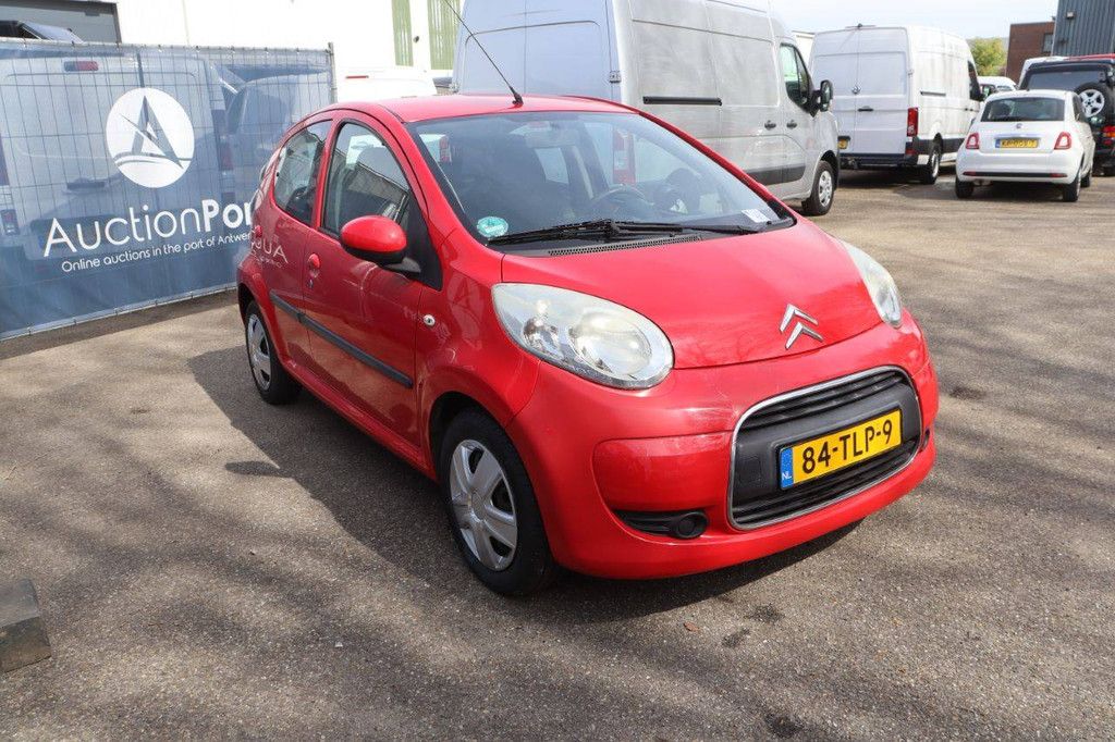 Passenger car Citroën C1 Petrol 68hp 2012