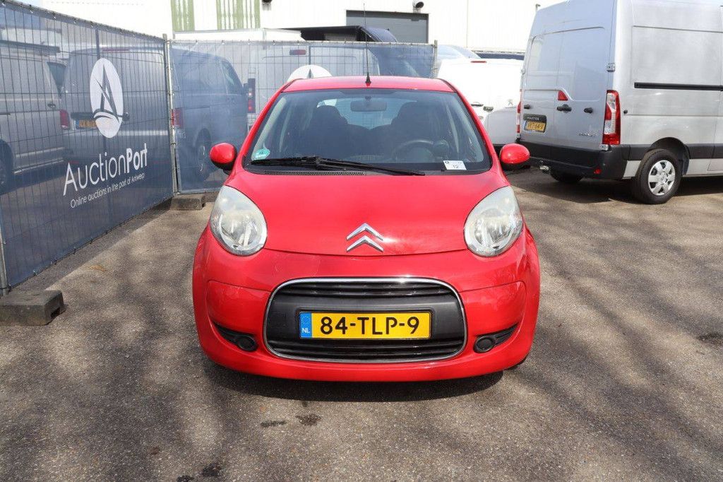 Passenger car Citroën C1 Petrol 68hp 2012