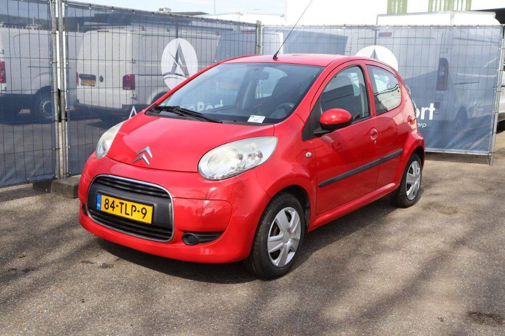 Passenger car Citroën C1 Petrol 68hp 2012