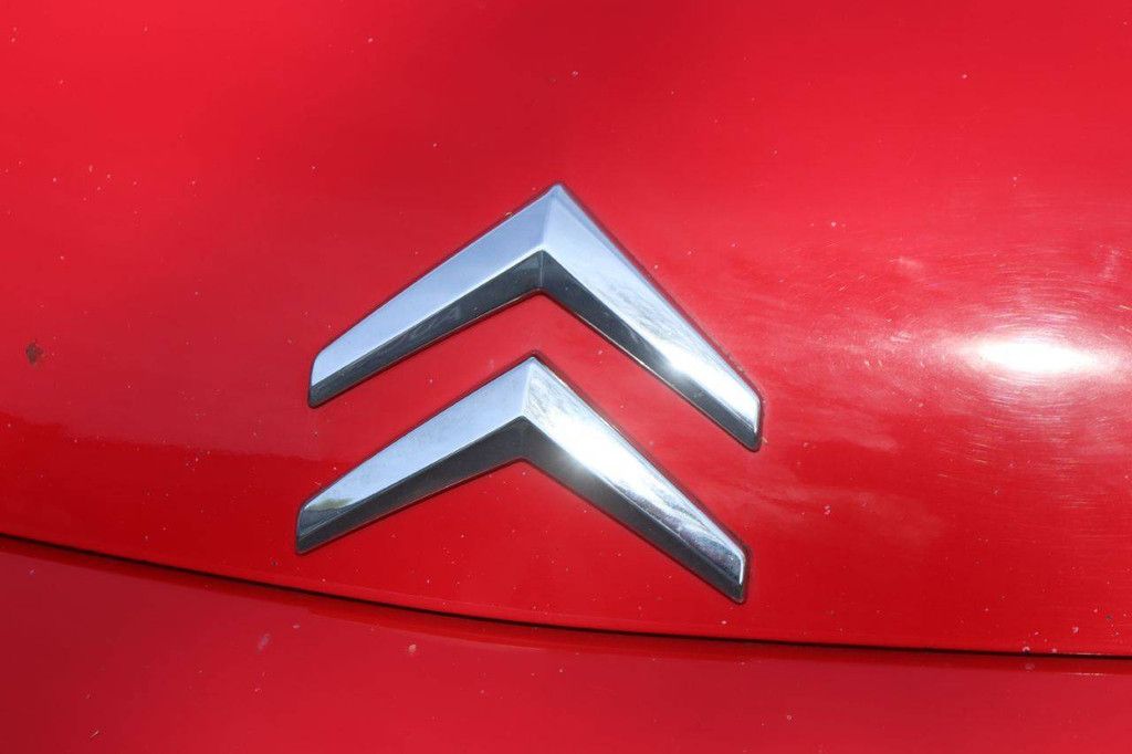 Passenger car Citroën C1 Petrol 68hp 2012