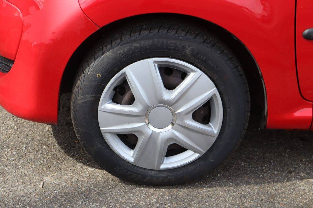 Passenger car Citroën C1 Petrol 68hp 2012