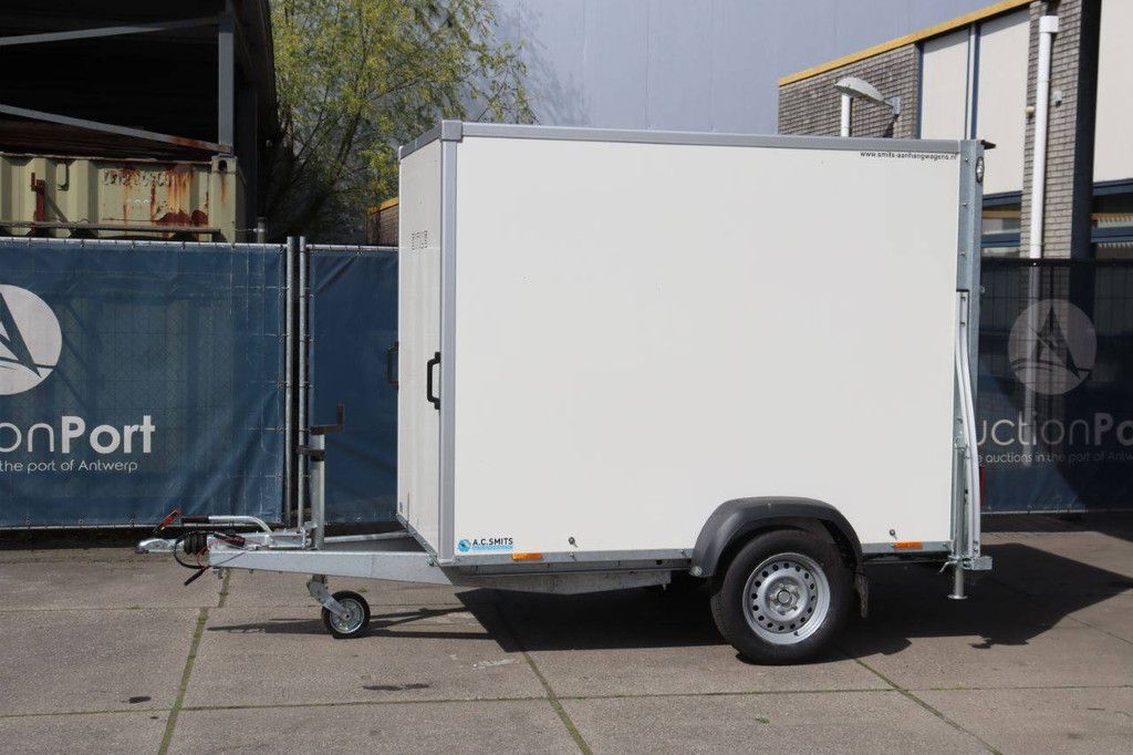 Geschlossener Anhänger Sirius 1300kg 2025