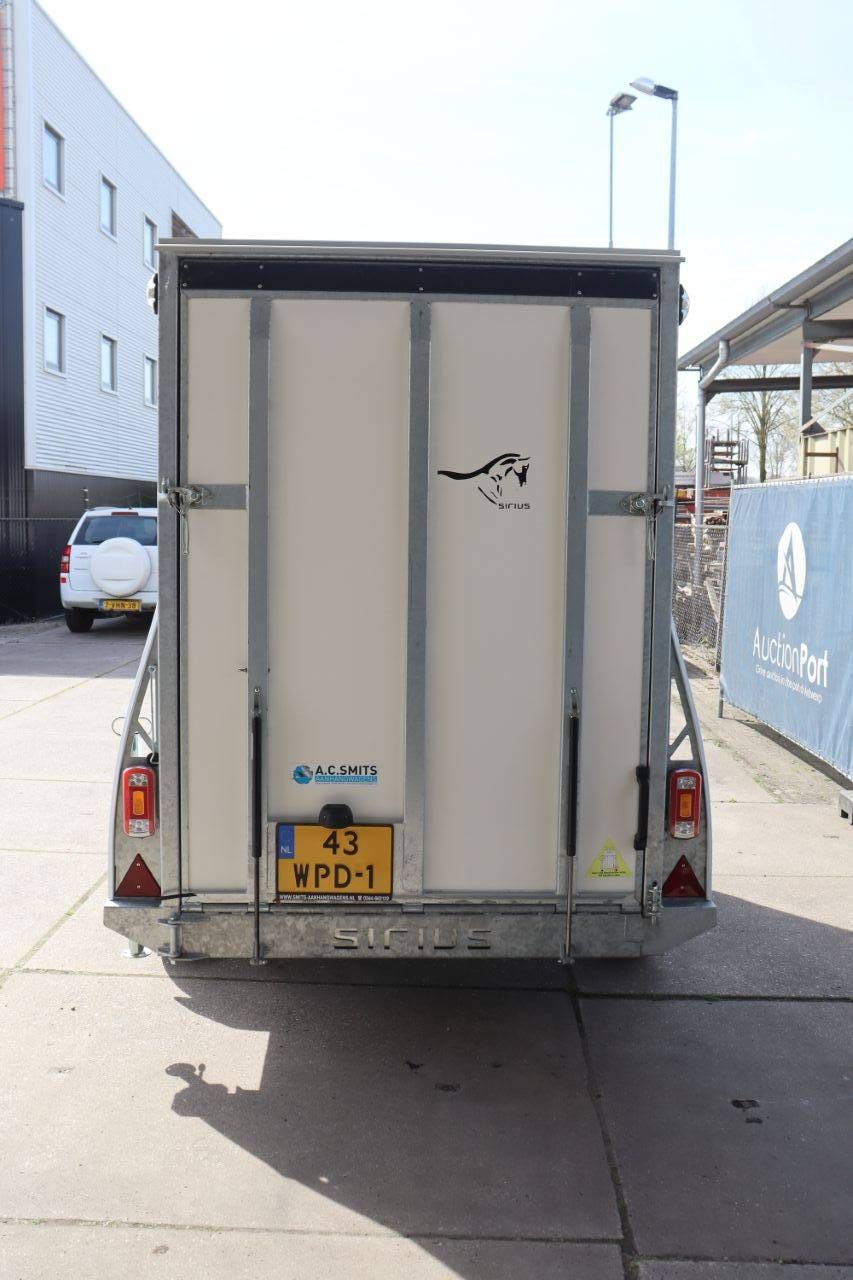 Geschlossener Anhänger Sirius 1300kg 2025