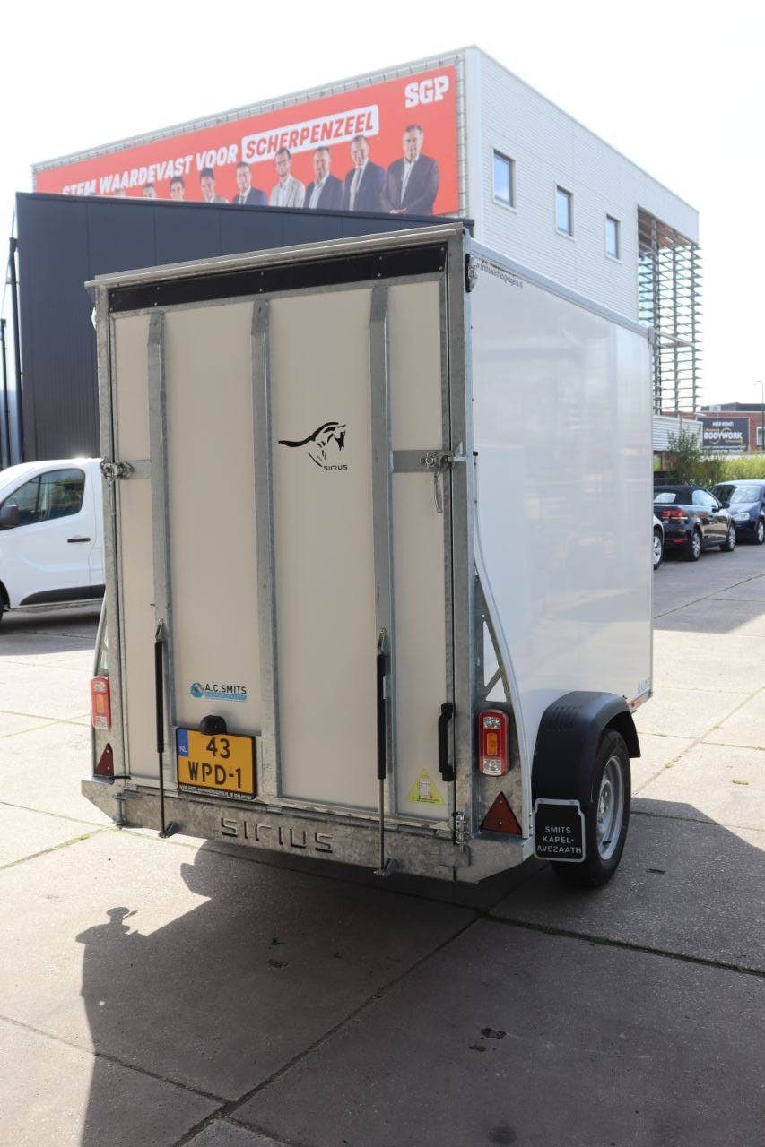 Geschlossener Anhänger Sirius 1300kg 2025