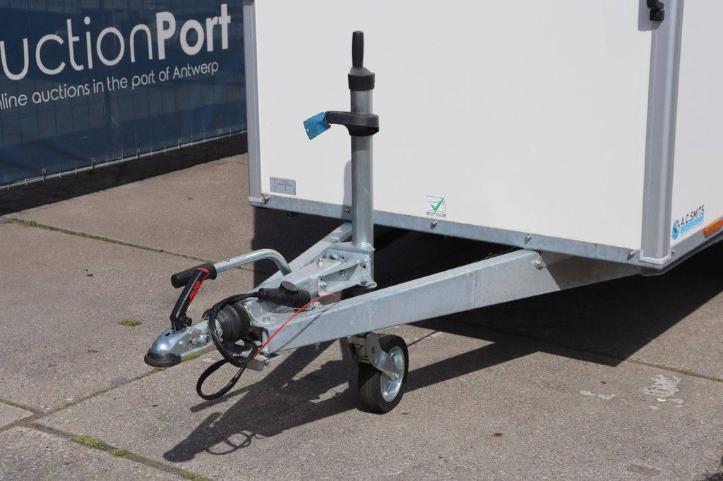 Geschlossener Anhänger Sirius 1300kg 2025