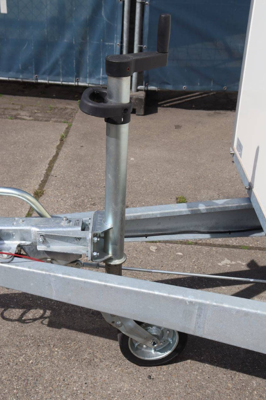 Geschlossener Anhänger Sirius 1300kg 2025