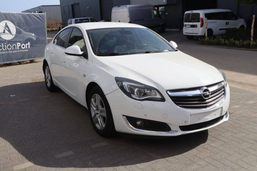 Passenger car Opel Insignia Diesel 136hp 2016