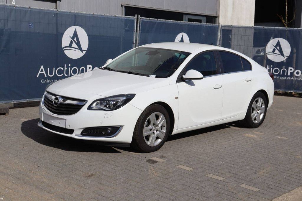 Passenger car Opel Insignia Diesel 136hp 2016