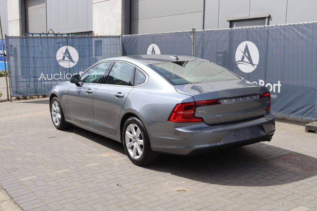 Pkw Volvo S90 Diesel 149 PS 2017