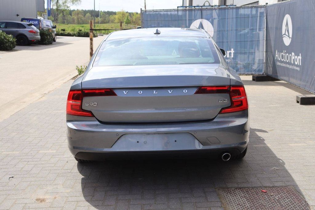 Pkw Volvo S90 Diesel 149 PS 2017