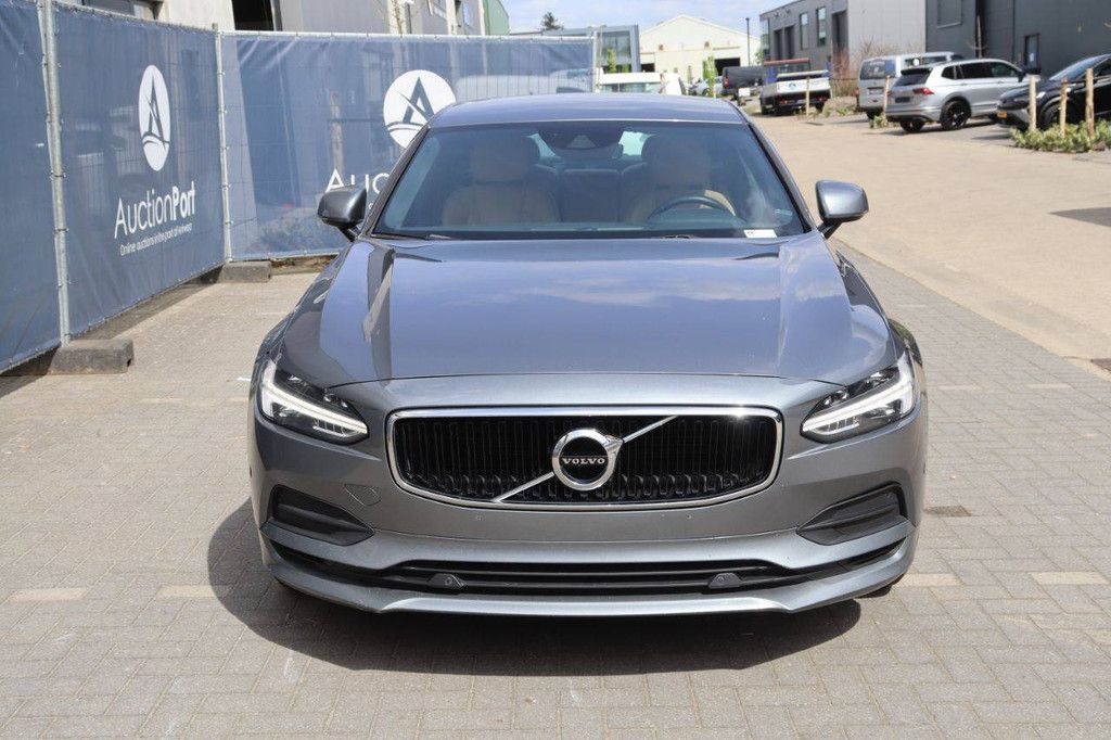 Pkw Volvo S90 Diesel 149 PS 2017