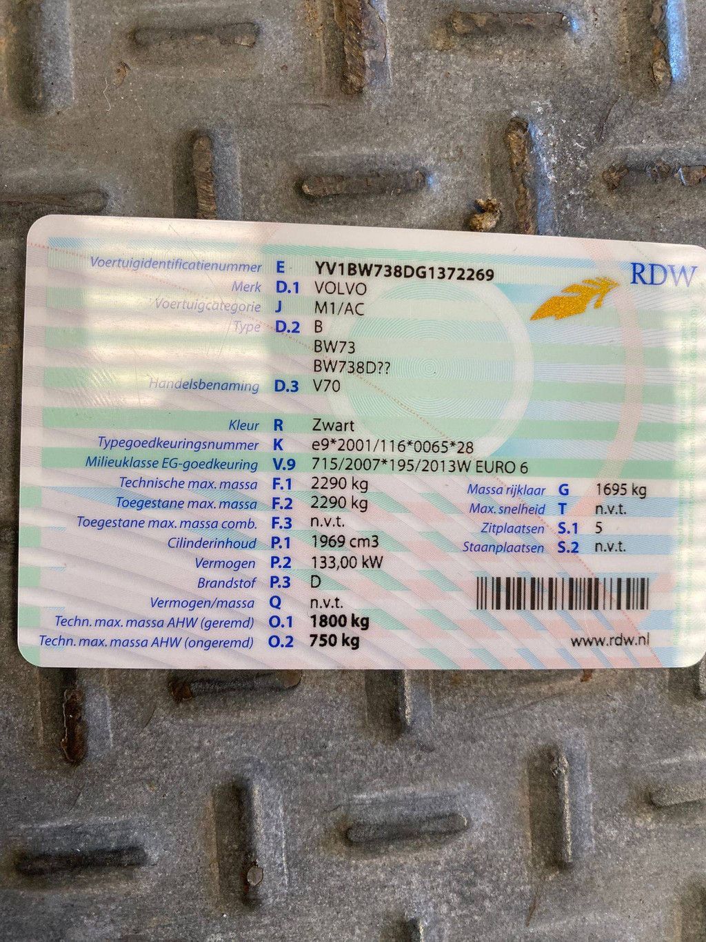 Pkw Volvo V70 2.0 Diesel 180 PS 2016