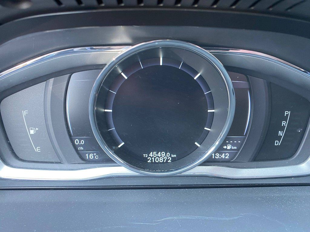 Pkw Volvo V70 2.0 Diesel 180 PS 2016