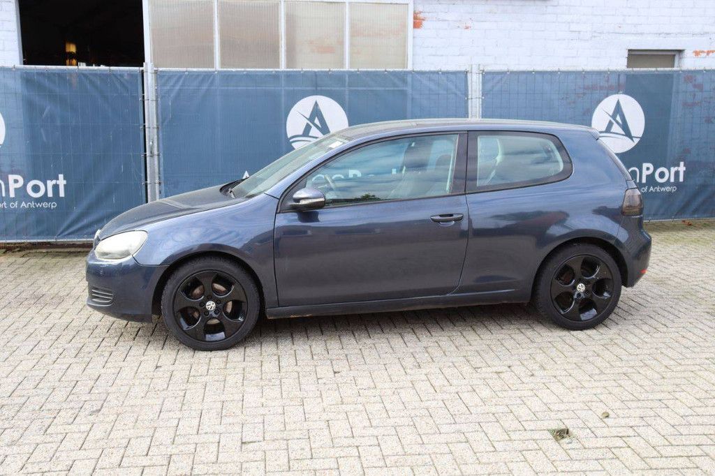 Passenger car Volkswagen GOLF Petrol 81hp 2009