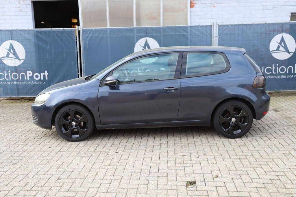 Passenger car Volkswagen GOLF Petrol 81hp 2009