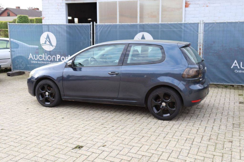 Passenger car Volkswagen GOLF Petrol 81hp 2009