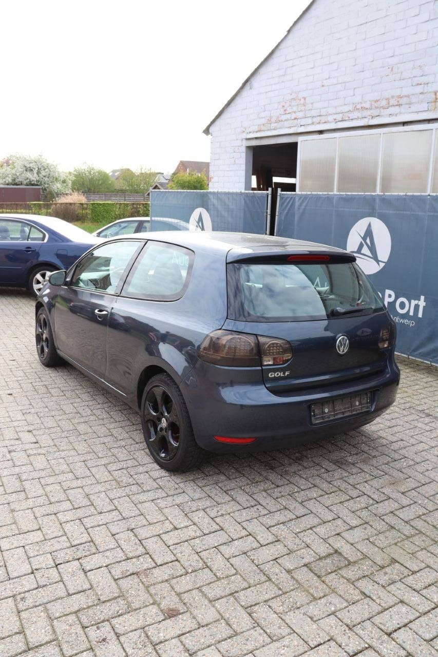 Passenger car Volkswagen GOLF Petrol 81hp 2009