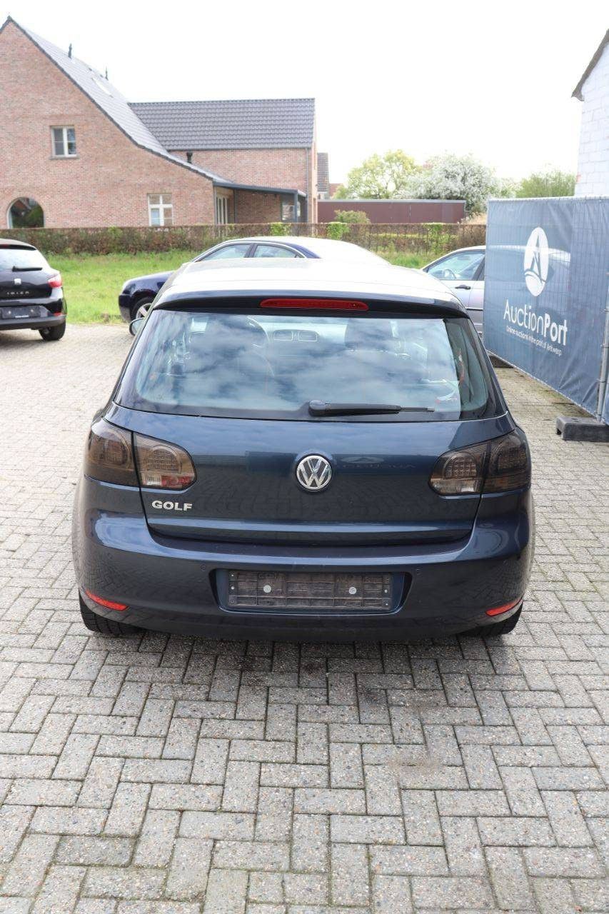 Passenger car Volkswagen GOLF Petrol 81hp 2009