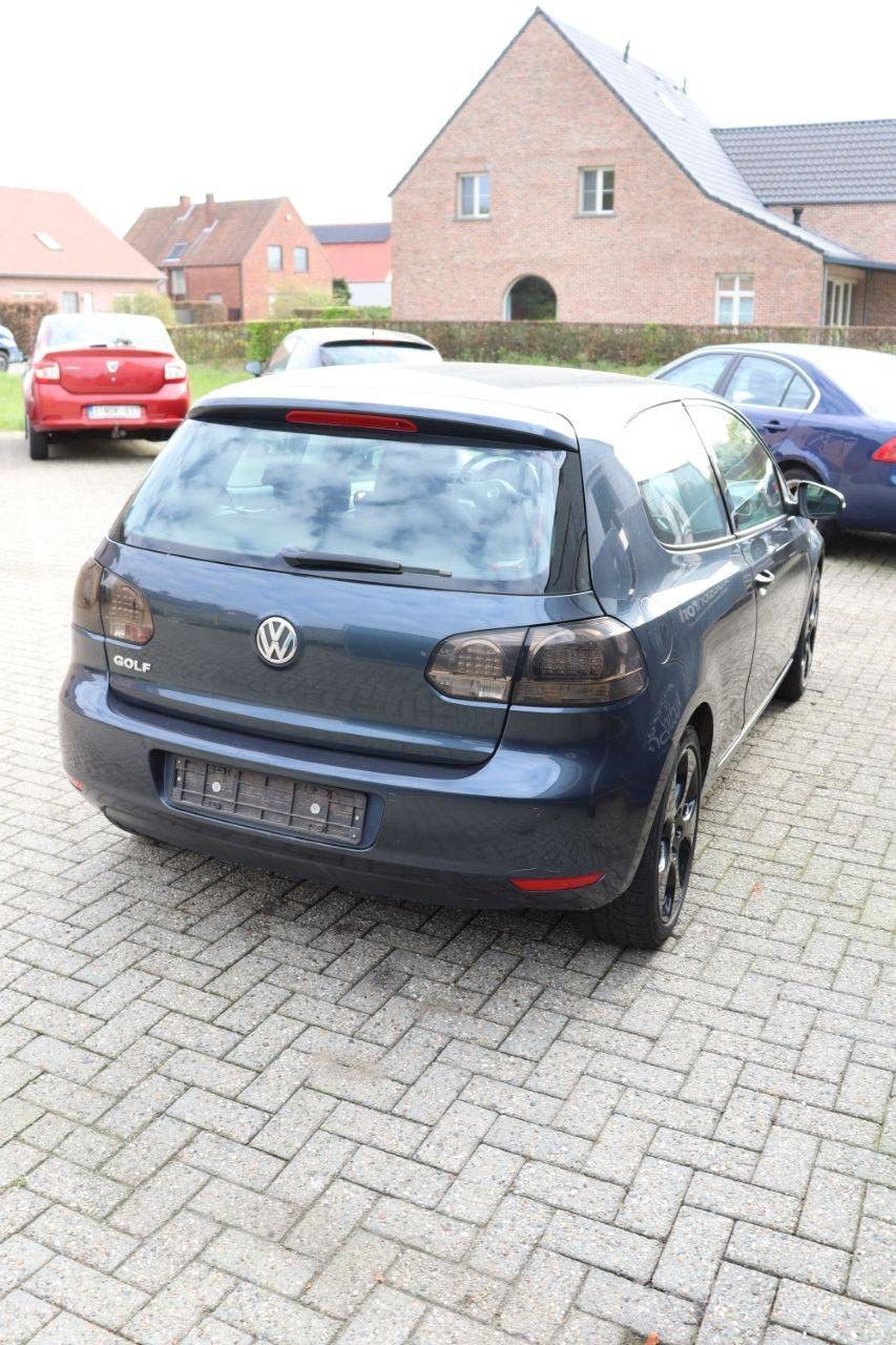 Passenger car Volkswagen GOLF Petrol 81hp 2009