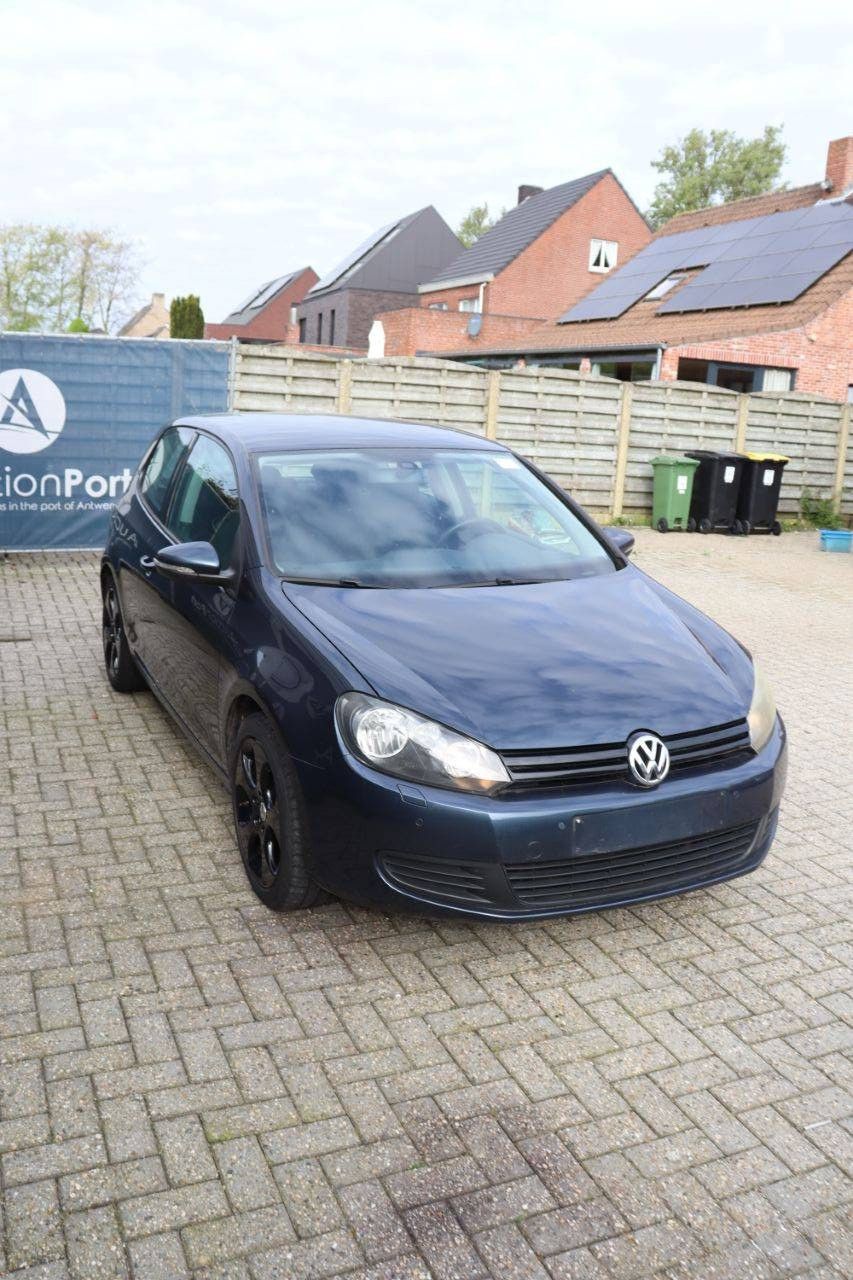 Passenger car Volkswagen GOLF Petrol 81hp 2009