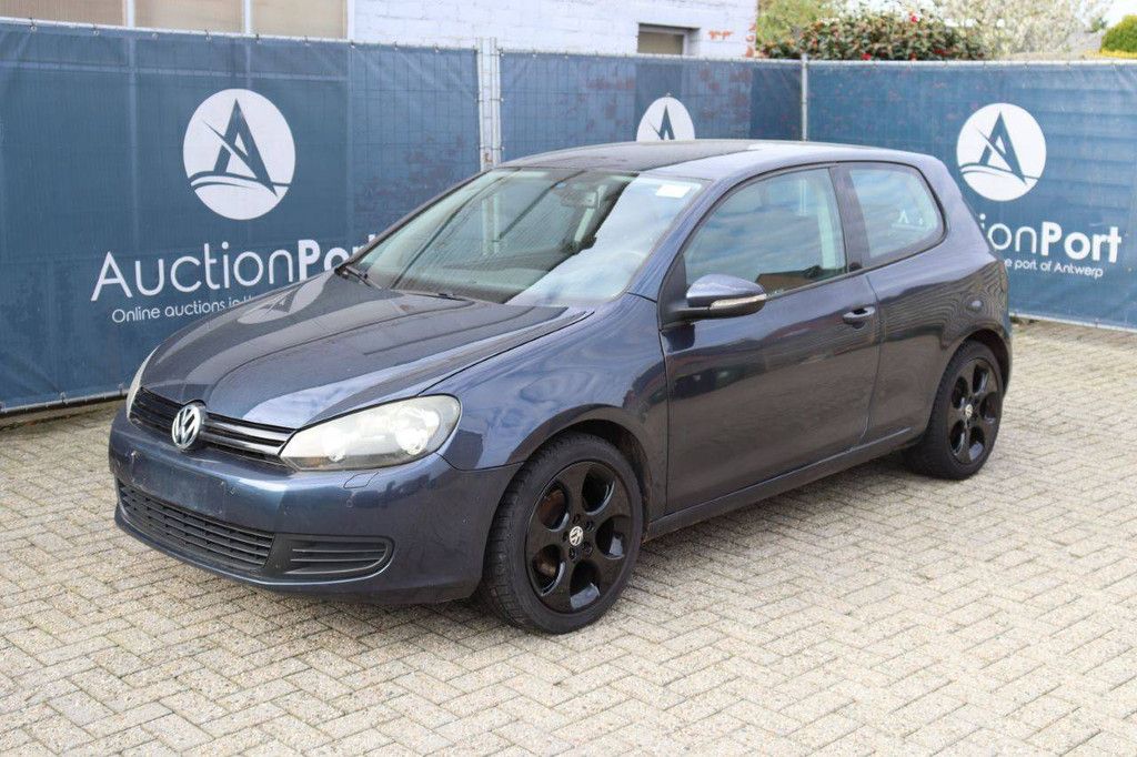 Passenger car Volkswagen GOLF Petrol 81hp 2009