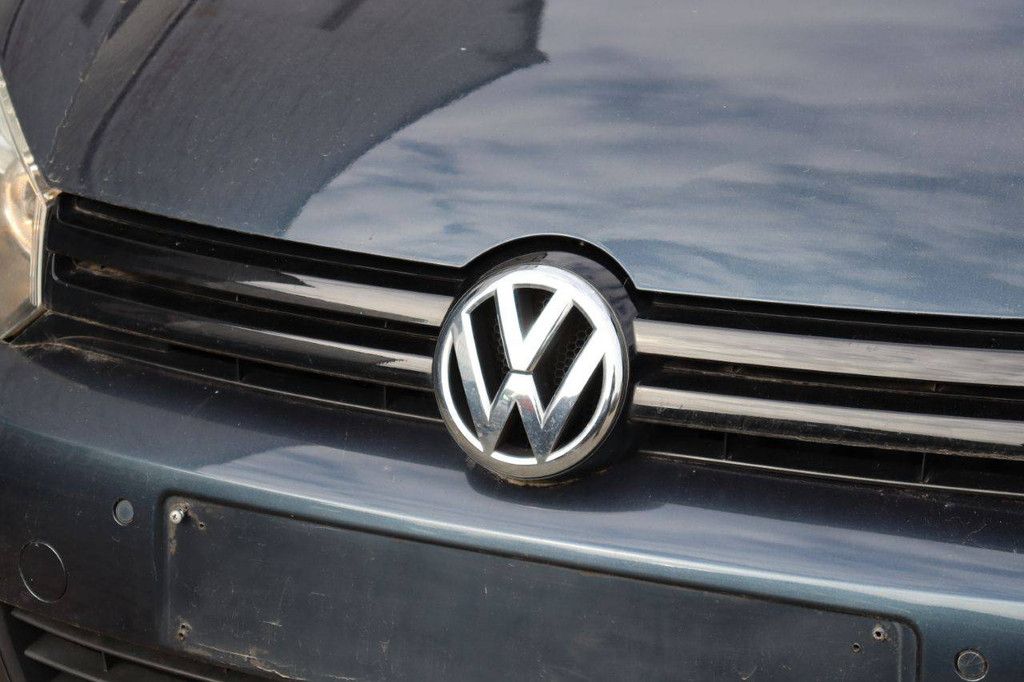 Passenger car Volkswagen GOLF Petrol 81hp 2009