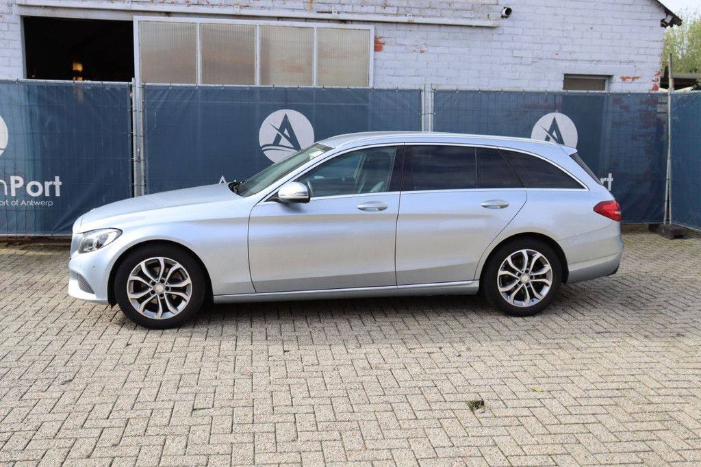 Passenger car Mercedes-Benz C 200 d Diesel 136 hp 2016