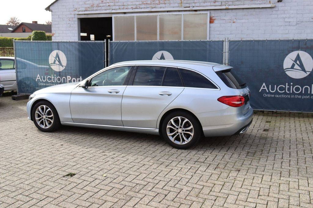 Passenger car Mercedes-Benz C 200 d Diesel 136 hp 2016
