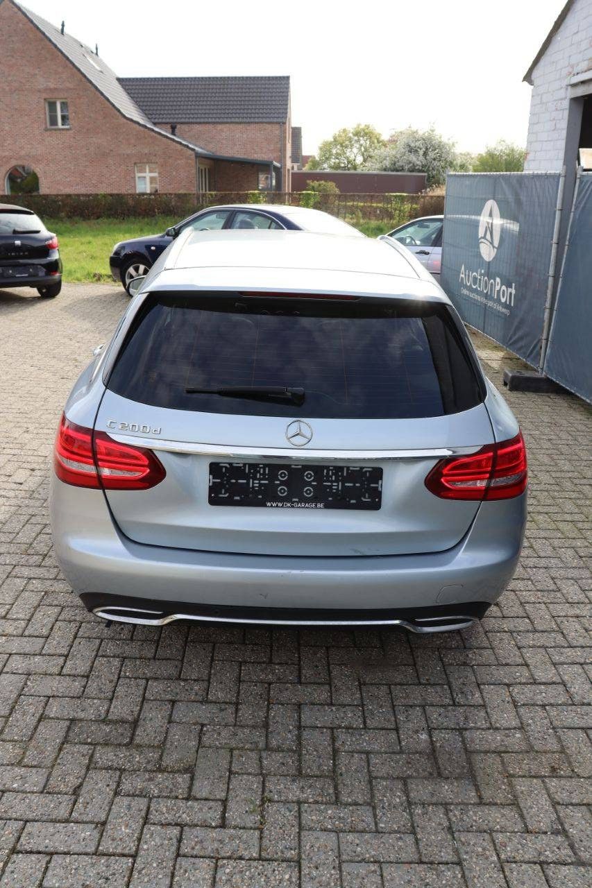 Passenger car Mercedes-Benz C 200 d Diesel 136 hp 2016