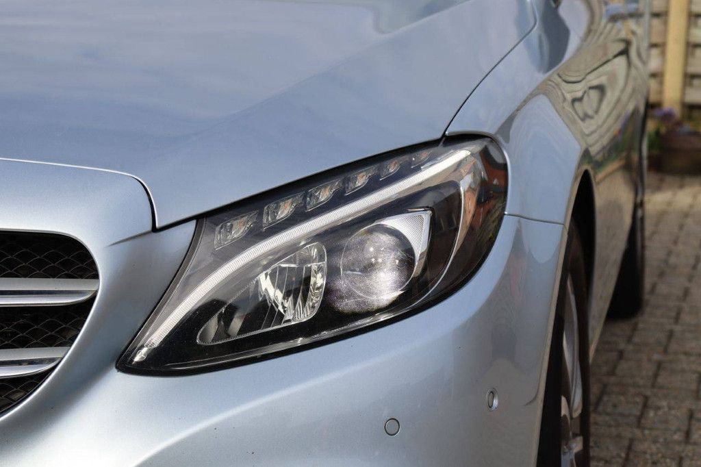 Passenger car Mercedes-Benz C 200 d Diesel 136 hp 2016