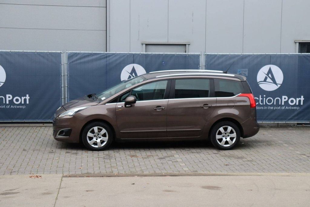 Peugeot 5008 Diesel SUV 2016
