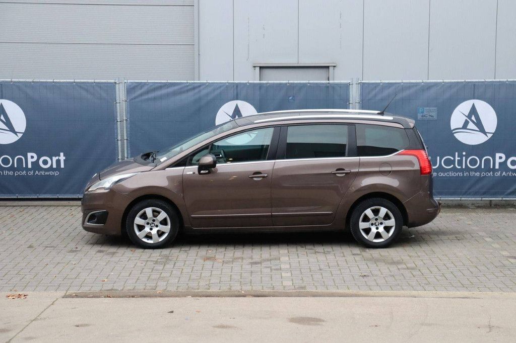 Peugeot 5008 Diesel SUV 2016