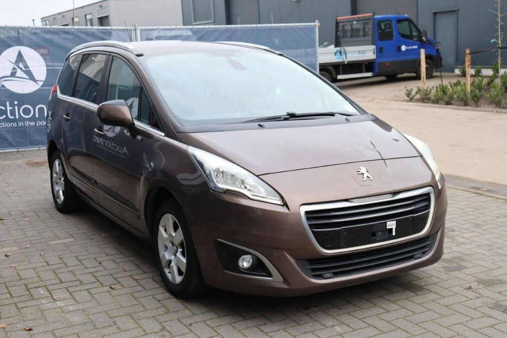 Peugeot 5008 Diesel SUV 2016
