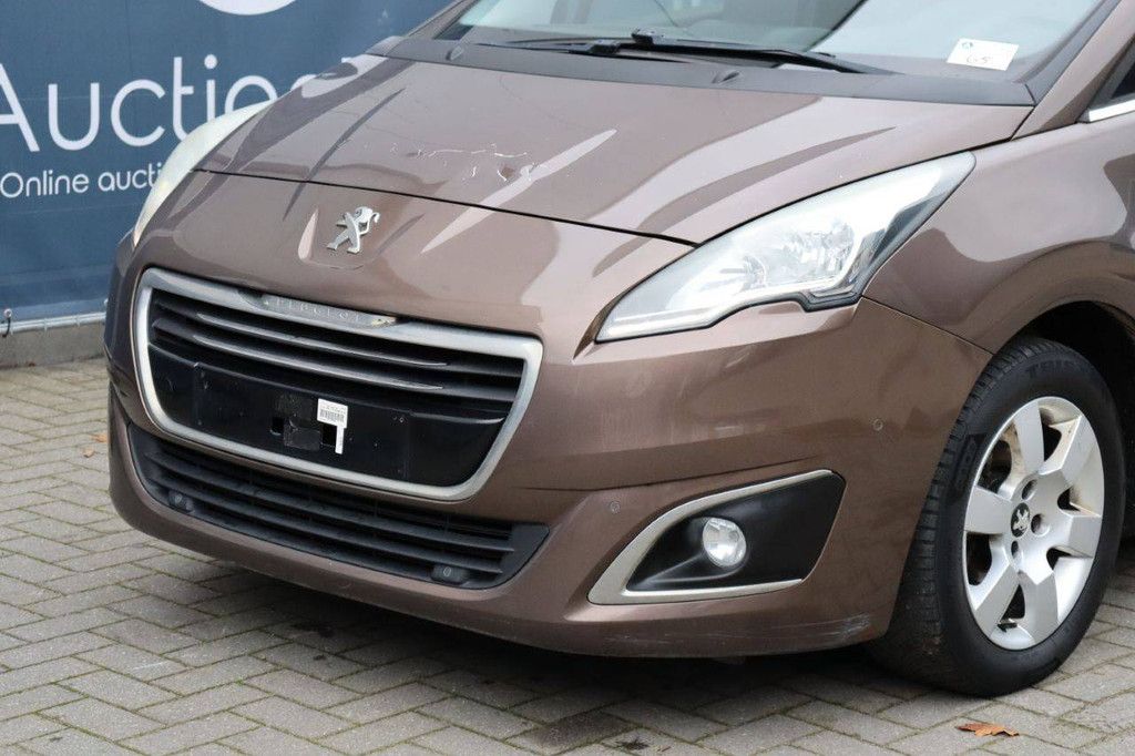 Peugeot 5008 Diesel SUV 2016
