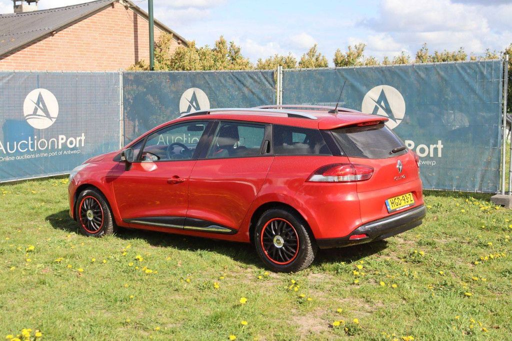 Passenger car Renault Clio Petrol 90hp 2013