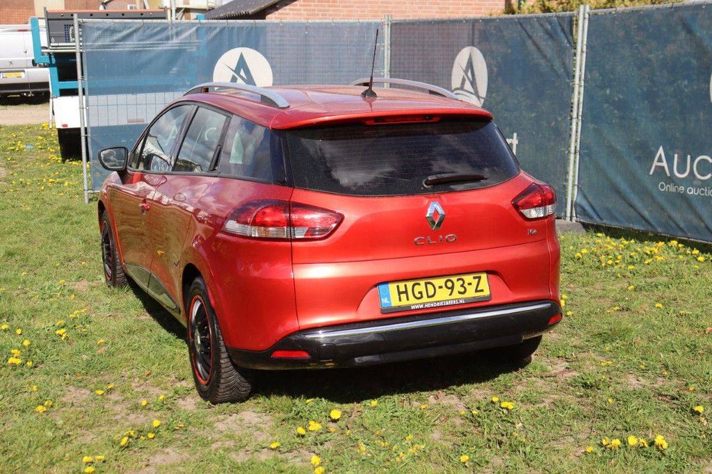 Passenger car Renault Clio Petrol 90hp 2013